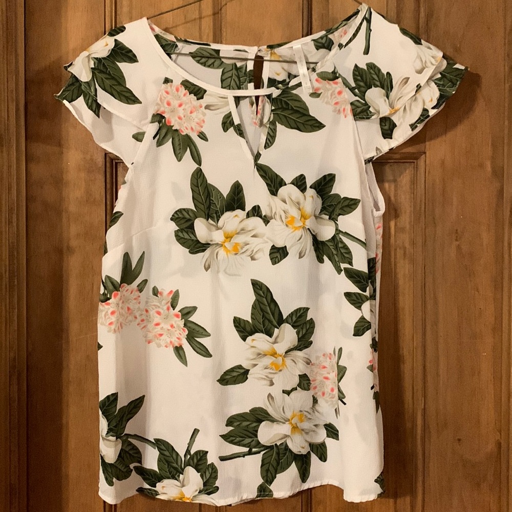 2/$10 Magnolia print blouse